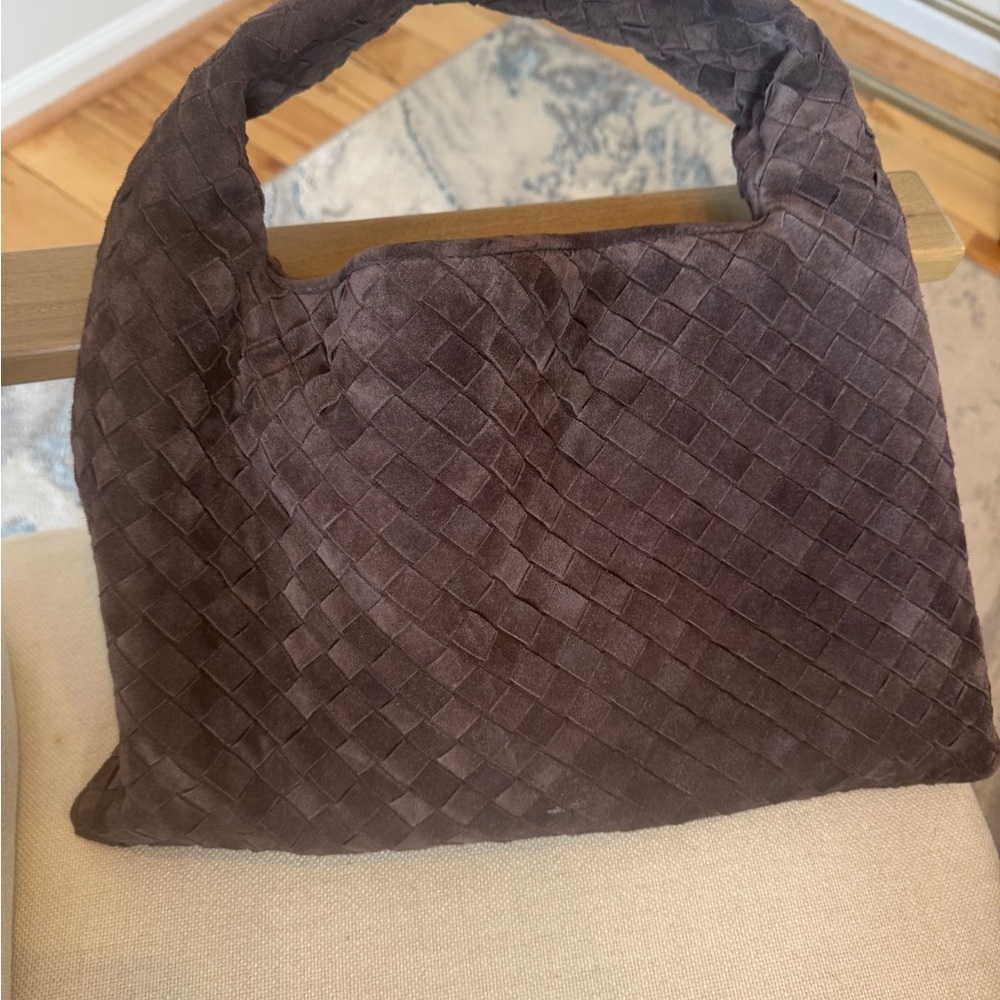 Elegant Bottega Veneta Hop Woven Suede Bag - Small Fondant